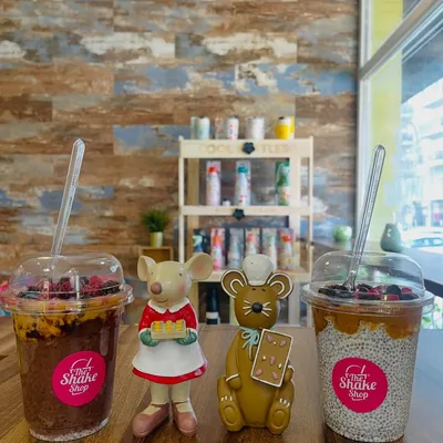 Branded shakes and iced drinks